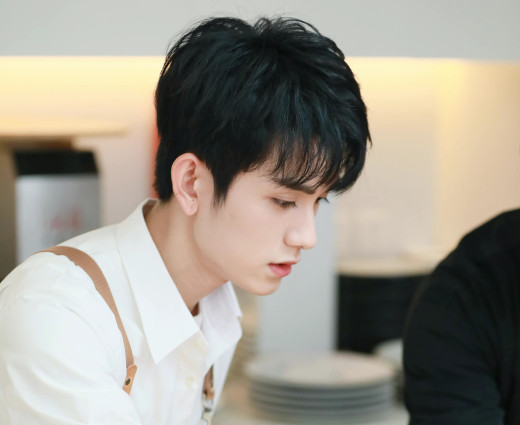 1604419 (a): :4288x3504